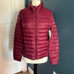 NWT Women’s Old Navy Active Packable Jacket - Burgundy, Size Medium